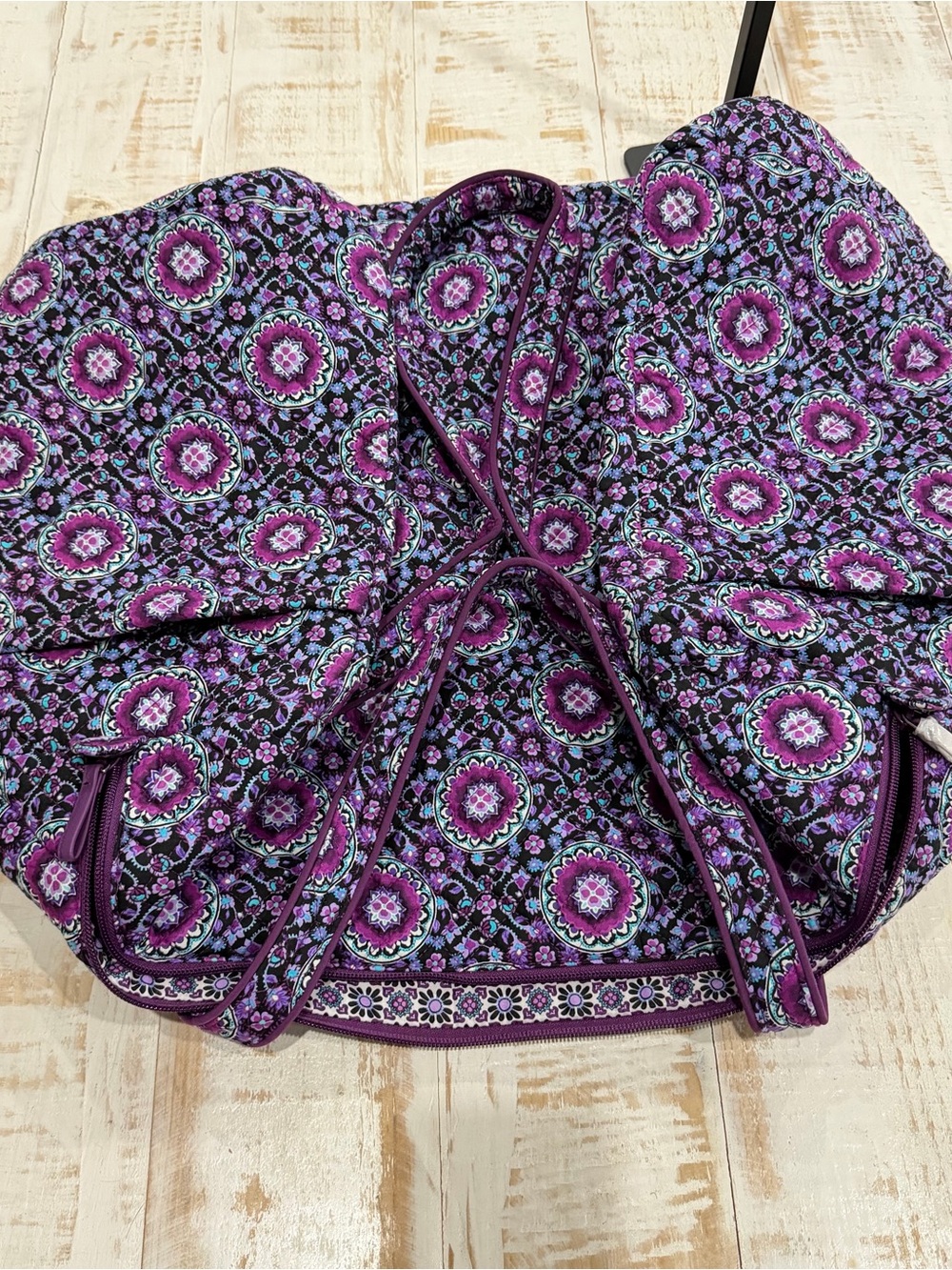 Vera Bradley Duffel Iconic Large Travel Duffel Carry On Purple Lilac Medallion - Picture 9 of 11